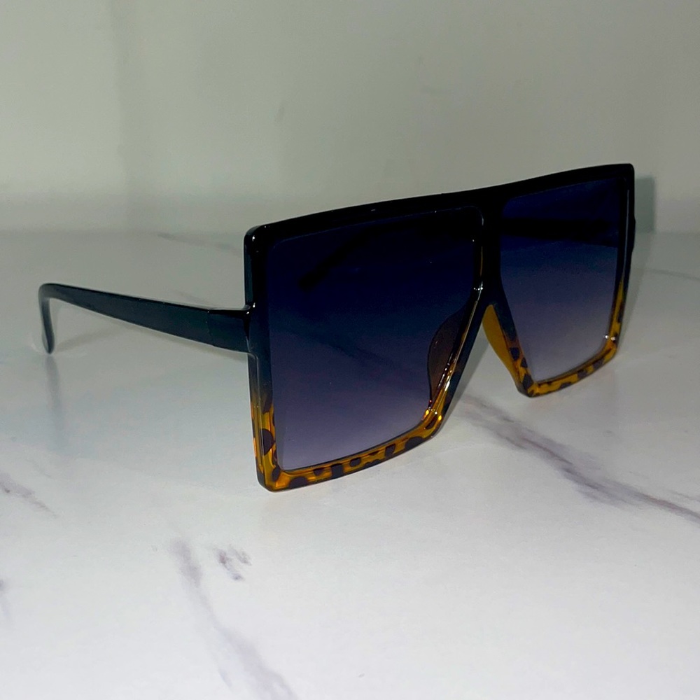 NEW Oversized square shield leopard print ombré sunglasses